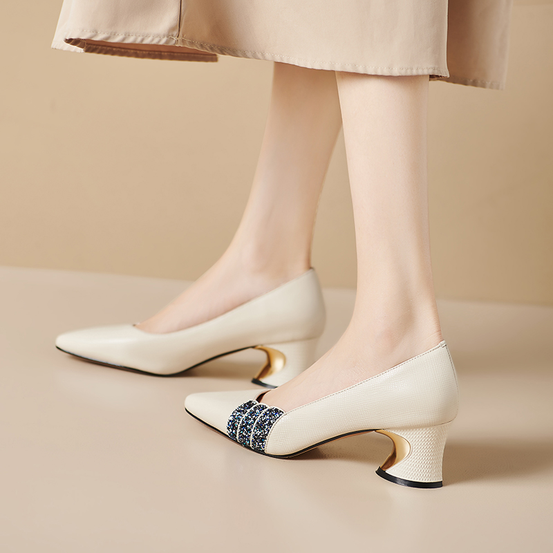 Women's Pointed Toe Low-Cut Flats - Top Grain Leather, Chunky Mid Heel, Color Block, Slip-On